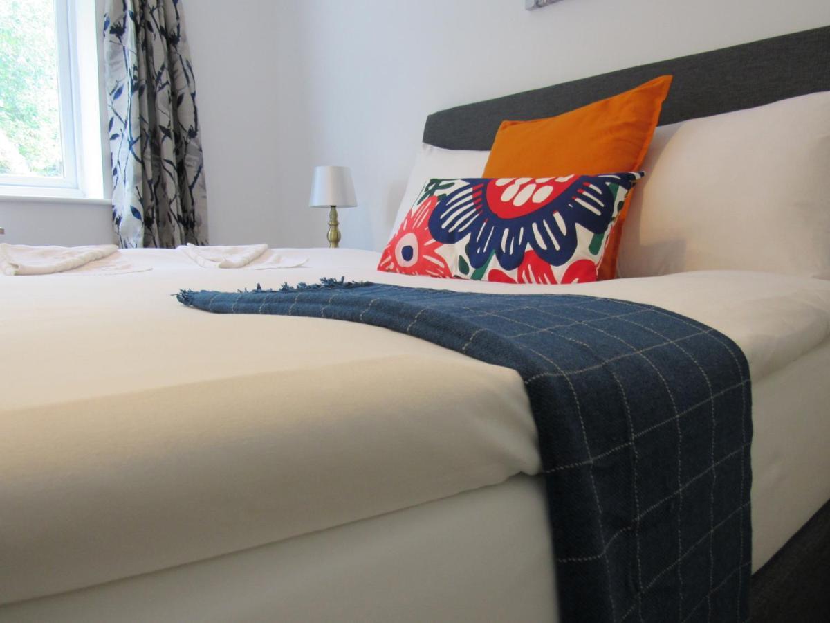 The Cambridge Suites - Tas Accommodations Dış mekan fotoğraf
