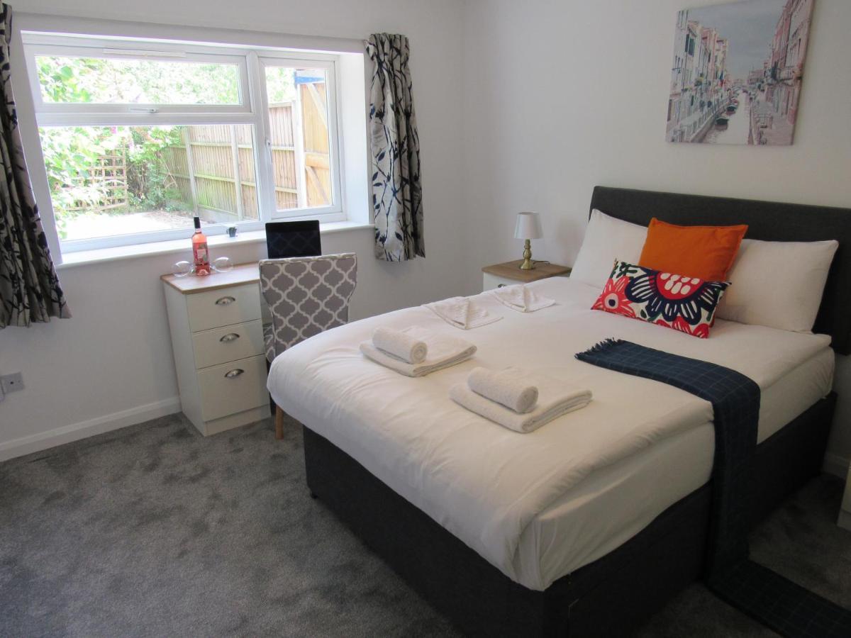 The Cambridge Suites - Tas Accommodations Dış mekan fotoğraf