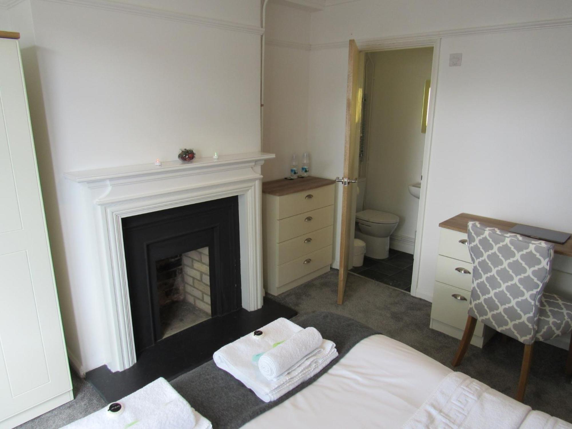 The Cambridge Suites - Tas Accommodations Dış mekan fotoğraf