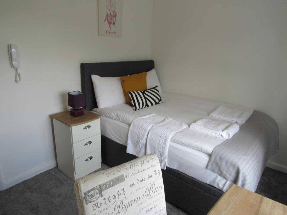 The Cambridge Suites - Tas Accommodations Dış mekan fotoğraf