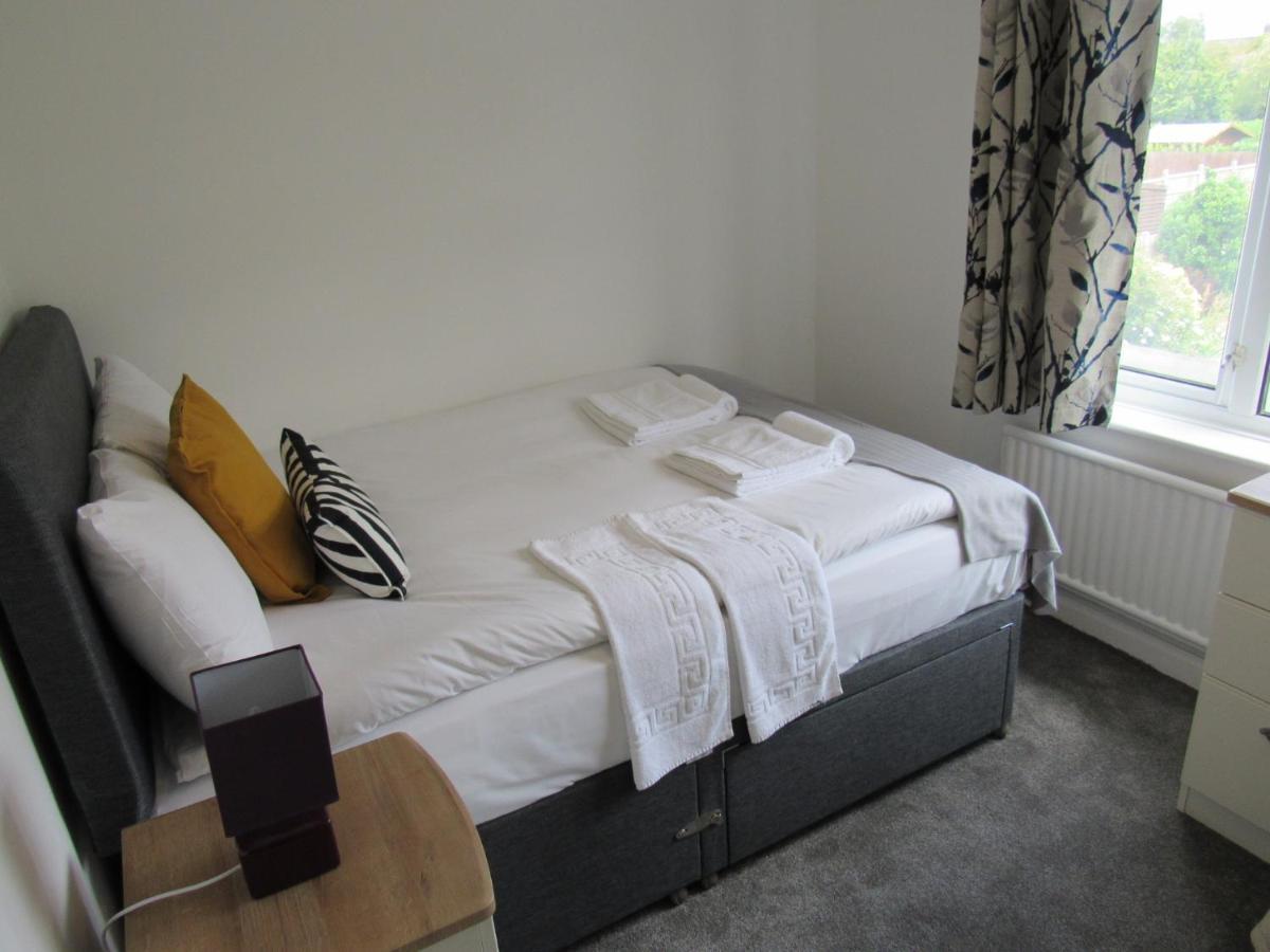 The Cambridge Suites - Tas Accommodations Dış mekan fotoğraf